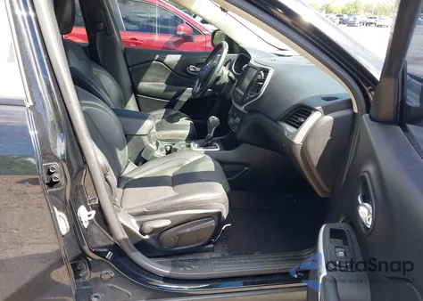 2018 Jeep Cherokee Latitude Plus Fwd z USA, uszkodzony, nr VIN 1C4PJLLX2JD618470